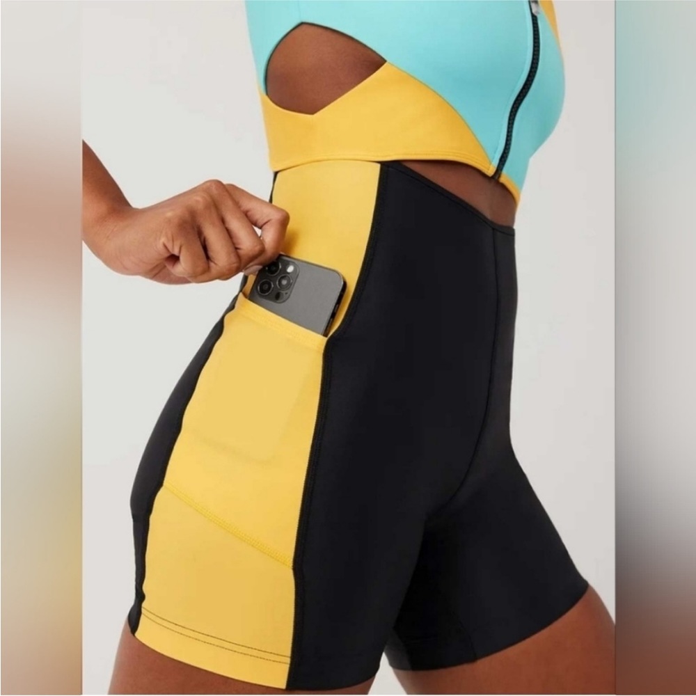 Outdoor Voices STW Cutout Bodysuit in Capti/Mango/Black XS - Picture 2 of 11